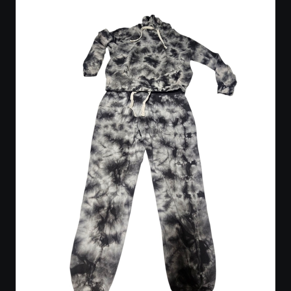 Old Navy Black and Gray Tie-Dye Jogger Set
